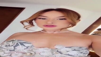 #redhead #prettyface #corset #kiss