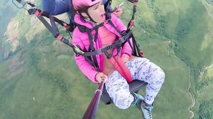 SQUIRTING while PARAGLIDING in 2200 m above the sea ( 7000 feet )