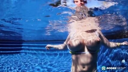 Big Tit Skinny Dip: Lana Ivans