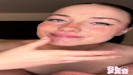 POV: Glasear Mi Cara Cubierta De Escupir | Mamada De Contacto Visual Enorme Facial