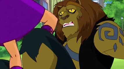 Starfire BALLBUSTING stomp to poor Lâion, Teen Titans