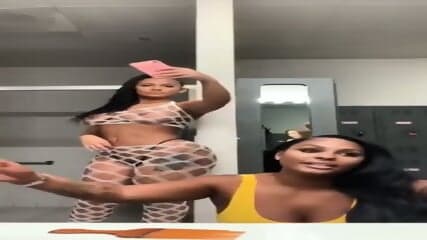 een twerking: Direct Google Drive Folder Link, 137 Of Her Videos, Enjoy Boys => Https://rentry.co/ugvn492w