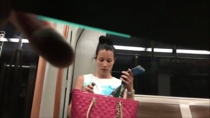 Candid Tourist Feet (faceshot)