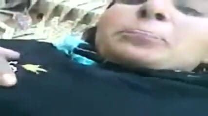 Hindi PublicPlace Sexy Muslim Bitch Affair With Neighbour