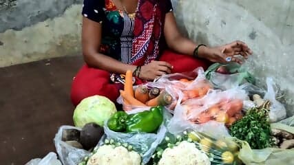 154 Indian Girl Selling Vegetable Sex Other People