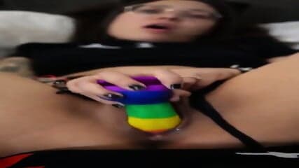 Eurasian Dildos her Pussy