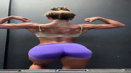 Muscle Mommy Abs Biceps Flex Comp