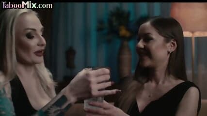 Horny cutie babe facesitting on inked GF