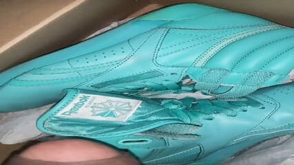 REEBOK FREESTYLE CUMSHOT