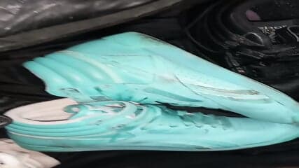 DIRTY REEBOK CUMSHOT