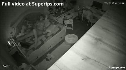 IPCAM â Ukrainian MILF gets a midnight sex call