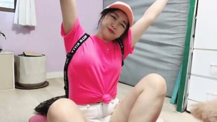 Lucky Guy Orders Delivery and Gets a Beautiful Big-Breasted Girl