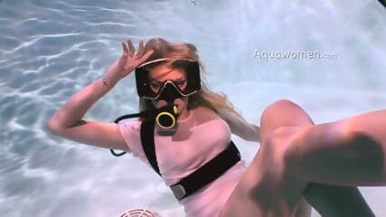 Aquawomen - Going 'Deep' in a White T-Shirt!