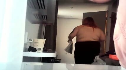 2 fat sluts caught changing