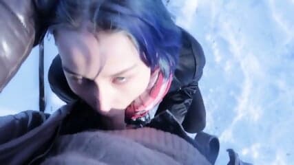 Teen Schoolgirl Gives Risky Public Blowjob in the Park