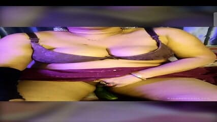 monaa-darling cucumber in pussy