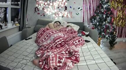 special candid sleeping bare feet closeup scenes Living room camera at Swera & Jaxon reallifecam apartment at Voyeur House TV 30.12.2025 from 01 h 08 min to 06 h 23 min