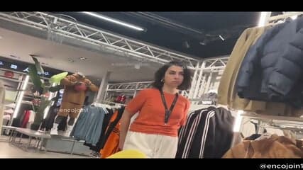 Encoxada Flash Cum Girl Public