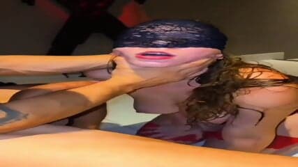 Mamando o dotado e humilhando o corno