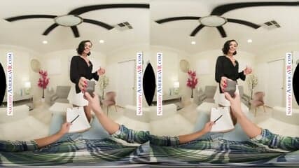 Sexy Client Venus Valencia Wants A Price Drop In Exchange For An Unforgettable Afternoon Of Sex