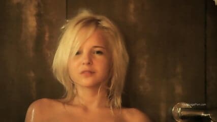 La Hermosa Rusa M0nr03 Se Mastuba  Ducha