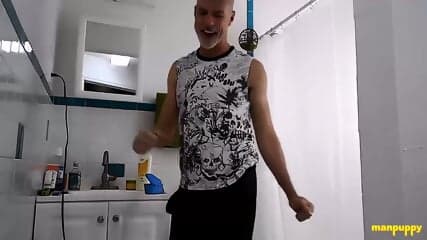 Man Puppy_ Giant Richard Lennox Got A Naughty Surprise From His Tiny Ex