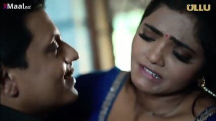 Thakur ne sharma ke sexy biwi ki panti utarkar jabardast gand mara.  Ullu Indian web series. Aah se Aaha tak episode 2.