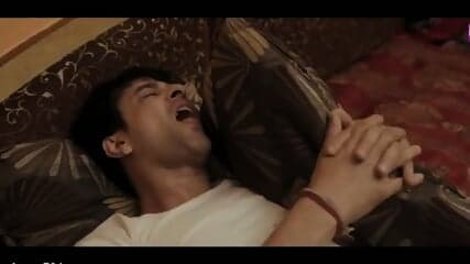 Desi Bhabhi Ko Pani Me Choda_1