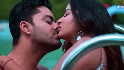 Dever Ne Dekha Bina Kapdo Ke Nahate