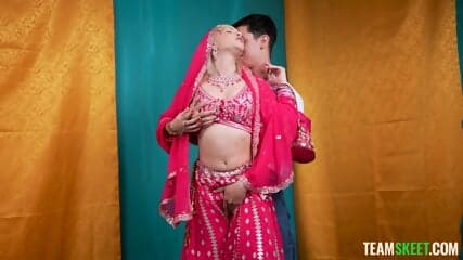 Una Latina HindÃº Aprende El MÃ©todo âIncasutraâ