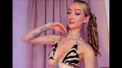 BLONDE SLIM TATTOED TEEN WITH A GREAT ASS AND PERFECT NATURAL BREASTS DANCING AND TEASING WITH HER PERFECT BUTT