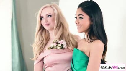 Blonde Lexi Lore Facesits Petite Latina