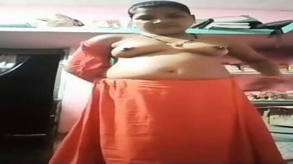 Desi Horny Bhabhi Spreading Her Hairy Pussy