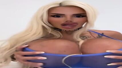 Bimbo huge fake tits