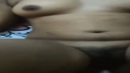 Condom Pehen ke Missionary Position Mein Zabardast Chudai_1