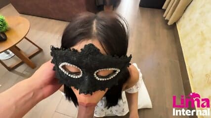 Chica Army de BTS se toma la leche y da el culo por entradas a concierto de su grupo koreano favorito