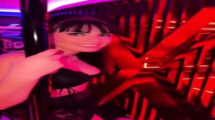 Jâimmortalise nos Ã©bats intenses Baby, la belle brune en lingerie et porte-jarretelle