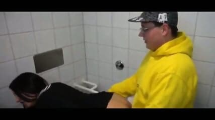 Vollbusige Deutsche BrÃ¼nette Mag Meinen Kleinen Schwanz