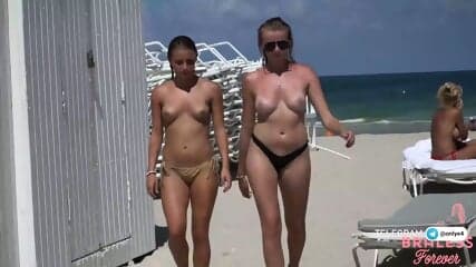 Rockie, Paige, and Claire on the Beach_1 (bralessforever bitchinbubba)