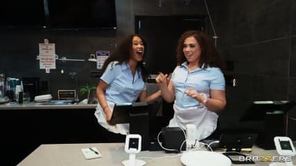 Willow Ryder And Skyla Sun