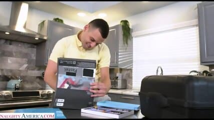 Drawings my cock size and surprise my friends hot mom