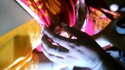 Indian Beautiful housegirl in home-made sex with bf, clear audio