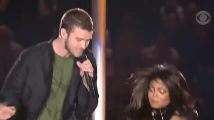 Janet Jackson's tits exposed on stage & naked sunbathing (REAL!!)