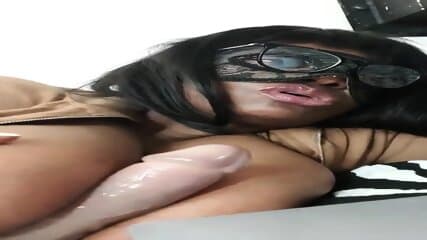 ebony milf with her buffalo pussy show cam 1